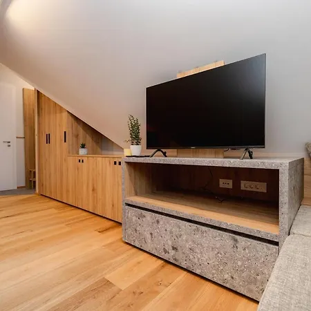 Alpine Loft Escape Apartman